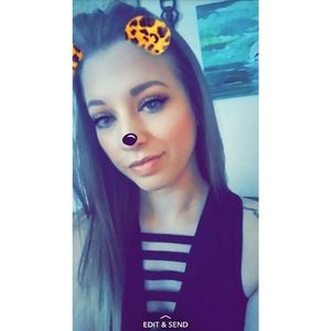 Meet your Posher, Lauren